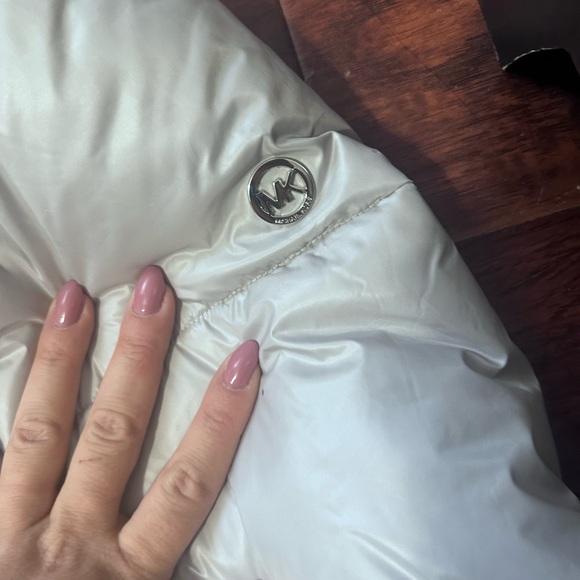 Girls size 16 Micheal kors winter jacket - Picture 3 of 5